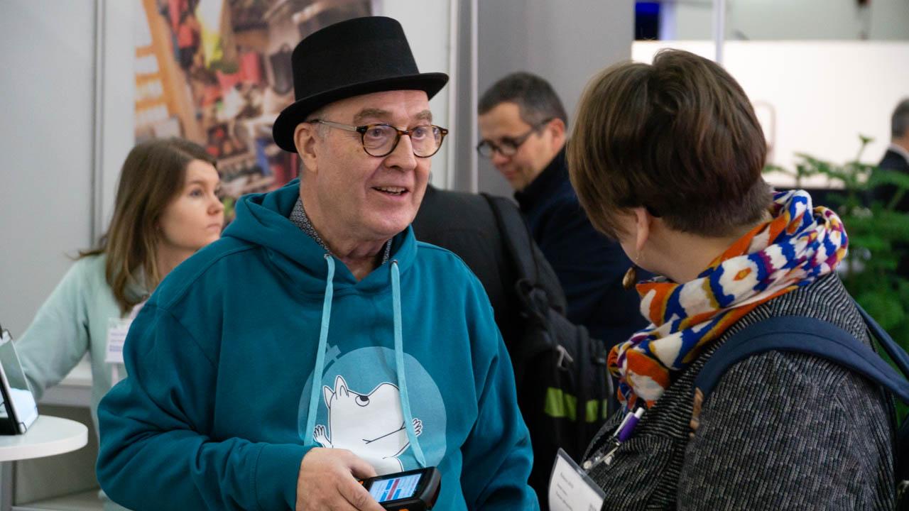 Juha Telkkinen ja Promentor Educa-messuilla